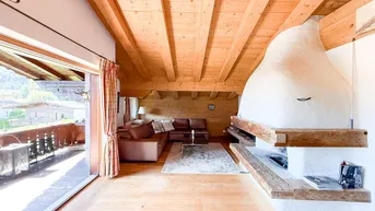 Expose Freizeitwohnsitz-Charmantes Dachgeschoß mit Kamin und großem Sonnenbalkon in ruhiger Lage von Reith