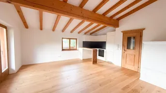 Expose Zauberhafte Dachgeschoßwohnung in traumhaft sonniger Panoramalage von Oberndorf
