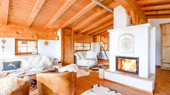 Expose Luxuriöses Chalet mit Hüttenfeeling und spektakulärem Panoramablick