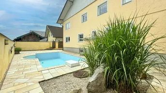 Expose Großzügiges Einfamilienhaus mit Pool
