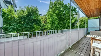 Expose STILVOLLE WOHNUNG MIT RUHIGER LOGGIA INS GRÜNE | ca. 118 m² | 5 Zimmer möglich |RUHELAGE IM INNENHOF | INKLUSIVE KÜCHE | PARKPLATZ VORHANDEN | ZWEITBEZUG | 