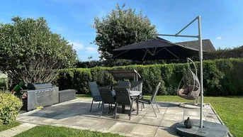 Expose Top ausgestattetes Ein- bis Zweifamilienhaus mit Pool und Klima!