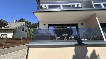 Expose Moderne Doppelhaushälfte mit Balkon, Terrasse und Keller
