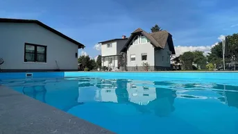 Expose Top ausgestattetes Ein- bis Zweifamilienhaus mit Pool und Klima!