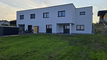 Expose Schlüsselfertig: Doppelhaushälfte mit Garage und atemberaubender Aussicht - Haus 2