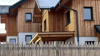 Expose Nachhaltiges Wohnen im Chalet-Stil: Hochwertiges Ökohaus aus Holz