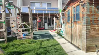 Expose Nachhaltig wohnen: Neuwertiges Reihenhaus mit PV-Anlage &amp; Solartechnik