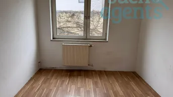 Expose Sanierungsbedürftiges Zweifamilienhaus Nähe Wasserwald