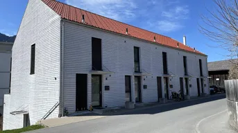 Expose Modernes Reihenhaus für junge Familien in ruhiger Lage mit traumhaftem Bergblick