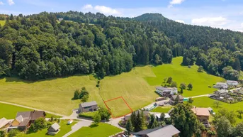 Expose Traumhaftes Baugrundstück in Zwischenwasser mit atemberaubendem Bergblick!