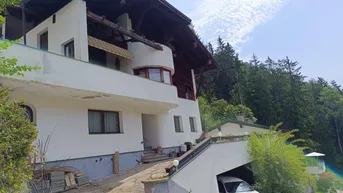 Expose Haus in 0mes 180m² mit Garten, Garage und atemberaubendem Bergblick!