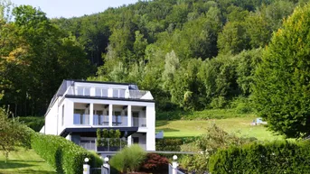Expose Traumvilla am Mondsee! Seeblick und privater Seezugang mit Boje inklusive