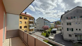 Expose Charmante 3-Zimmer-Wohnung mit Balkon und herrlichem Ausblick – sofort bezugsfertig!