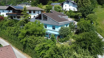 Expose Familienidylle mit Perspektive – Haus mit zwei Einliegerwohnungen und Panoramablick