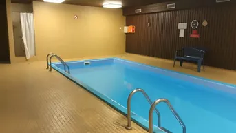 Expose 47qm Wohnung im 1. Stock mit 2 französischen Balkonen mit Zugang zu Swimmingpool, Sauna und Dachterasse