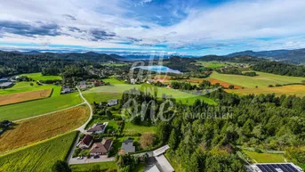 Expose Leben wo andere Urlaub machen – Anwesen mit Pool &amp; Seezugang