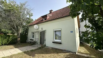 Expose Kleines Juwel mit großem Potenzial: Renovierungsbedürftiges Einfamilienhaus in Ramplach mit kleinem Garten und Garage