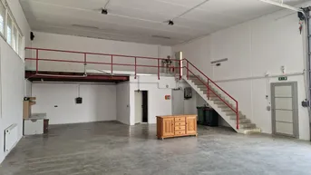 Expose Moderne Industriehalle in zentraler Lage - ideal für Gewerbetreibende!