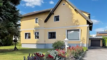 Expose Traumhaftes Zweifamilienhaus in Grafenbach/St. Valentin