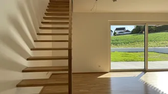 Expose PROVISIONSFREI + BARRIEREFREI - Mit Lift zwischen EG und OG. 4 Zimmer, 2 Terrassen &amp; Garten!