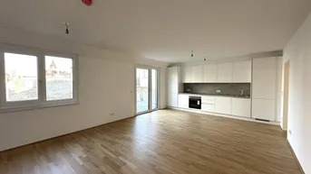 Expose Großzügige 3-Zimmer Wohnung mit viel Platz und viel Licht in ruhiger Lage - Erstbezug + PROVISIONSFREI