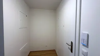Expose Charmante 1-Zimmer Wohnung in gefragter Lage nahe dem Kagraner Platz! Erstbezug + Provisionsfrei!