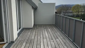 Expose Sonnige, barrierefreie Wohnung mit großen Terrasse/ Dachterrasse, inkl. Küche- Nähe Bhf. Brunn