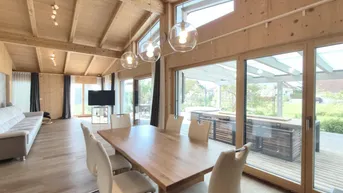 Expose Barrierefreier lichtdurchfluteter Bungalow - Moderne trifft einzigartige Wohlfühleleganz - Holzhaus mit SMART HOME - Garage, große Terrasse, uvm.