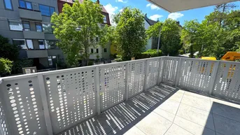 Expose IDYLLE TRIFFT STADTLEBEN – FREIFLÄCHEN - LUFTWÄRMEPUMPE – KELLER – GARAGE – U-BAHN!