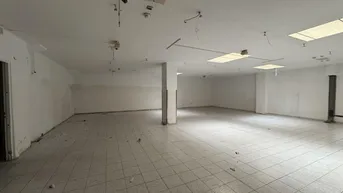 Expose Große Geschäftsfläche in gute Lage in Linz! Anfragen und Besichtigen!
