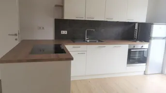 Expose GROßZÜGIGE DACHGESCHOSSWOHNUNG MIT BALKON ZUR VERMIETUNG AB 01.10.2025!