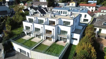 Expose LEBENSQUALITÄT MIT AUSSICHT - EXKLUSIVES TOWNHAUS AUF EIGENGRUND IN WEIDLING – NATURNAHES WOHNEN MIT STIL