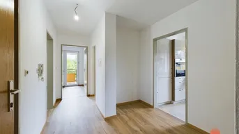 Expose Helle Drei-Zimmer-Dachgeschosswohnung mit Viel Extra Stauraum