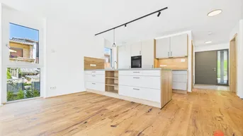 Expose Erstbezug: Sonniges 5-Zimmer Reihenhaus