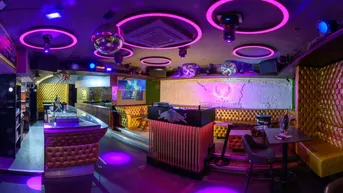 Expose Gastronomie-Highlight in Wels: 228 m² mit Garten, Bar und Terrasse für nur 4.166,43 € Miete!