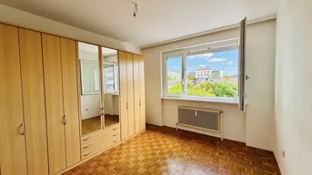 Expose Gepflegte 2-Zimmer-Wohnung mit Loggia und KFZ-Stellplatz!