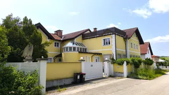 Expose Repräsentative Villa in Bestlage - Architektur, Raum und Lage auf höchstem Niveau