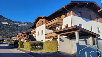 Expose Traumwohnung in Toplage: Dachgeschoß mit Balkon &amp; Garage in Reith bei Kitzbühel!