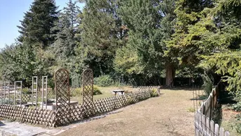 Expose Traumhaus mit großem Sonnengarten in erhöhter Grünlage!
