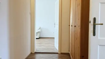Expose Idyllisches Wohnen in Kristein: Große Altbauwohnung mit 2 Balkonen und Gemeinschaftsgarten!