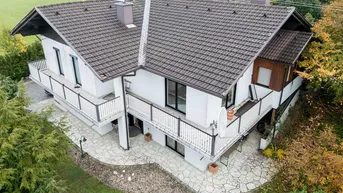 Expose Großzügiges Wohnhaus mit Stil – Ihr Zuhause mit Gartenidylle und traumhaftem Kamin!