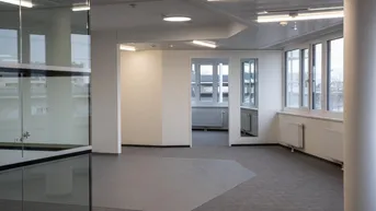 Expose Großräumige Bürofläche im 5.OG mit 631m² im Central Hub TwentyOne zu mieten