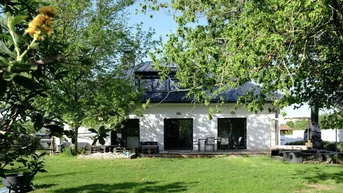 Expose ABSOLUTE RARITÄT - Exklusives Einfamilienhaus mit eigenen Pferdeboxen &amp; Top Ausstattung!