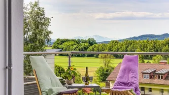 Expose Zauberhafte 2-Zimmer Wohnung mit herrlichem Ausblick - Garten - Carport - Stellplatz.