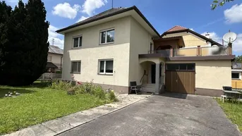 Expose Einfamilienhaus in ruhiger Wohnsiedlung - mit Garten und Garage.