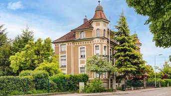 Expose Stilvolles Haus in historischem Anwesen – Inspiration auf drei Ebenen.