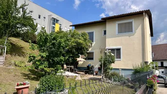 Expose Einfamilienhaus mit Garage in zentraler Ruhelage