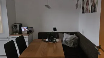 Expose Großzügige 2 Zimmer Wohnung 