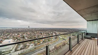 Expose TrIIIple Tower – Stilvolle möblierte 3-Zimmer-Wohnung