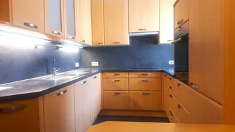 Expose Gepflegte 3-Zimmerwohnung in ruhiger Lage mit Loggia und Tiefgaragenplatz